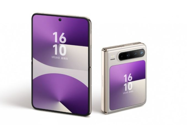 „Huawei Pura X“ atverčiamas sulankstomas telefonas pristatomas su revoliucine dizaino idėja